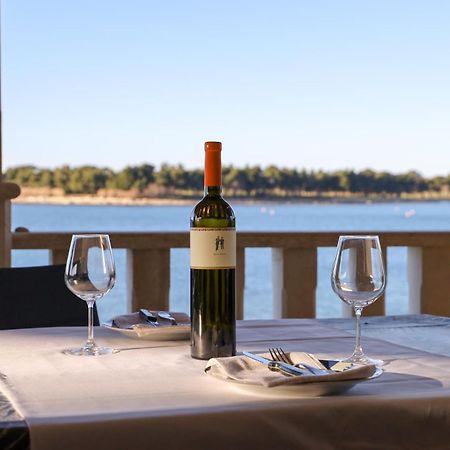City Center Coastal Escape - Apartments With Sea View Or Cozy Room Novigrad Istria Exteriör bild