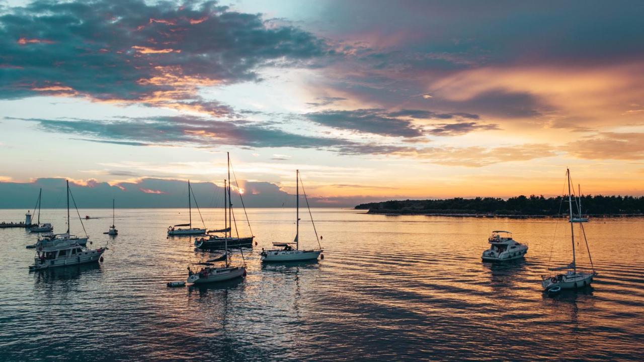 City Center Coastal Escape - Apartments With Sea View Or Cozy Room Novigrad Istria Exteriör bild