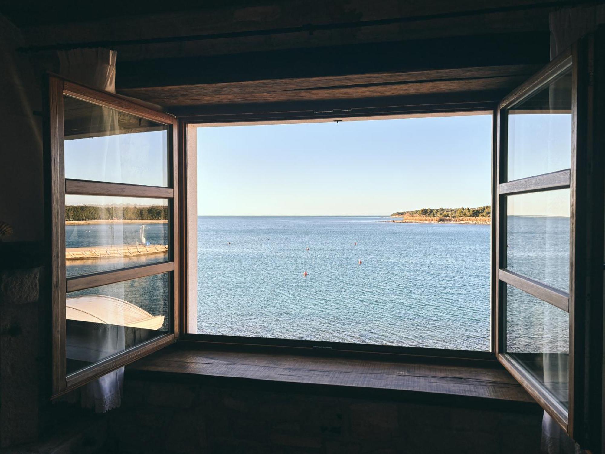 City Center Coastal Escape - Apartments With Sea View Or Cozy Room Novigrad Istria Exteriör bild