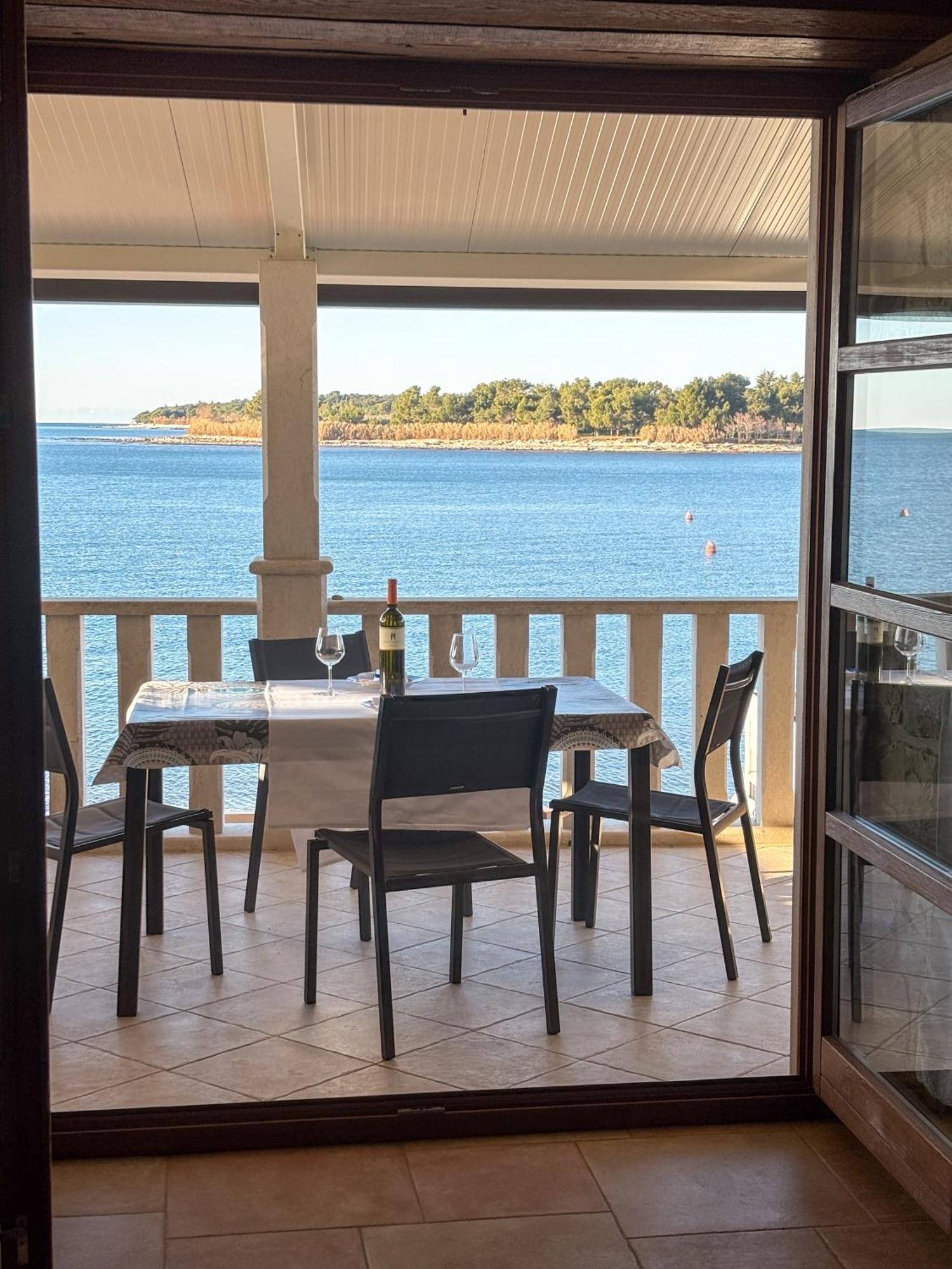 City Center Coastal Escape - Apartments With Sea View Or Cozy Room Novigrad Istria Exteriör bild