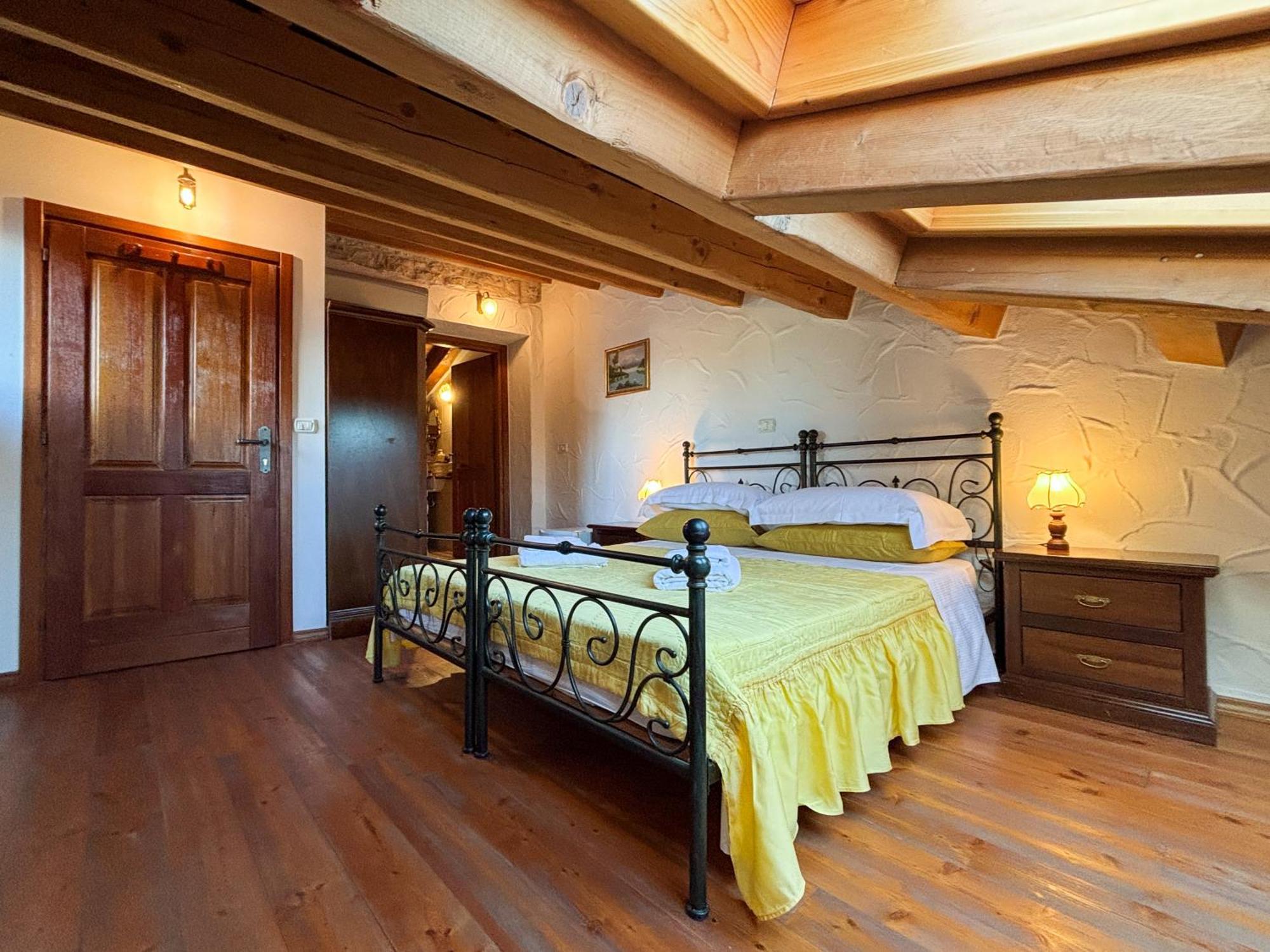 City Center Coastal Escape - Apartments With Sea View Or Cozy Room Novigrad Istria Exteriör bild
