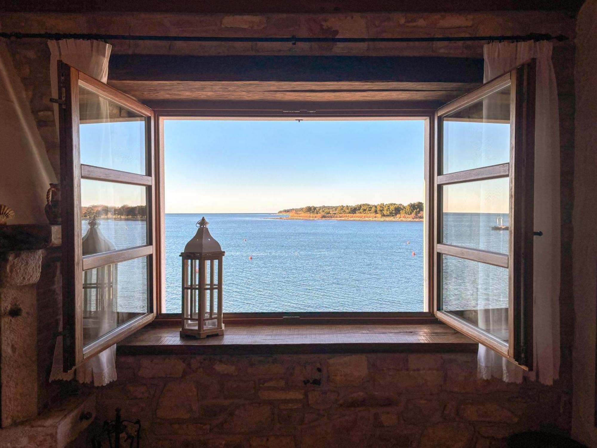 City Center Coastal Escape - Apartments With Sea View Or Cozy Room Novigrad Istria Exteriör bild