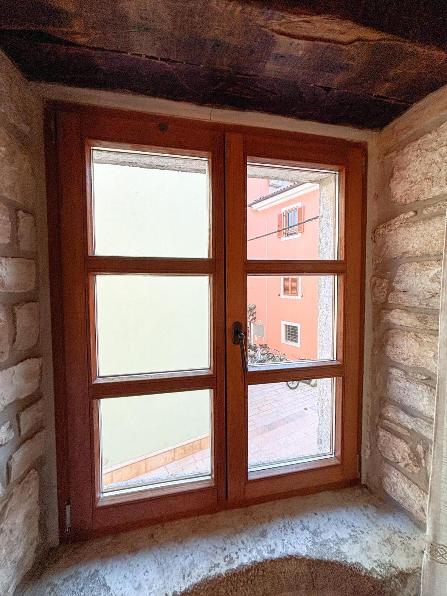 City Center Coastal Escape - Apartments With Sea View Or Cozy Room Novigrad Istria Exteriör bild